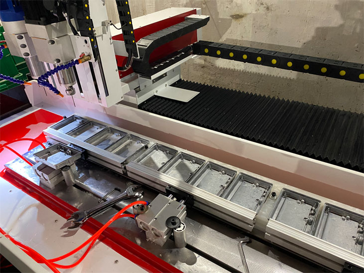 數(shù)控機床設(shè)備